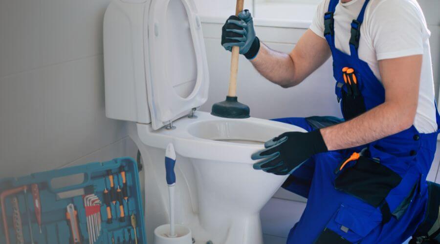 Expert burst pipe repair services in Howe, IN